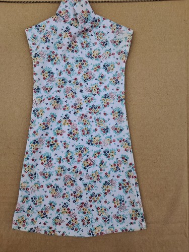 Robe tenue myosotis 1981 - la,