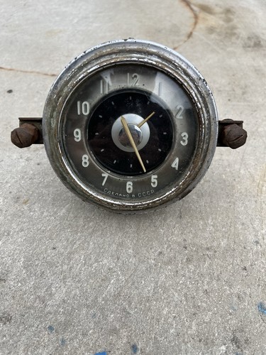 Ancienne horloge voiture - ancienne,
