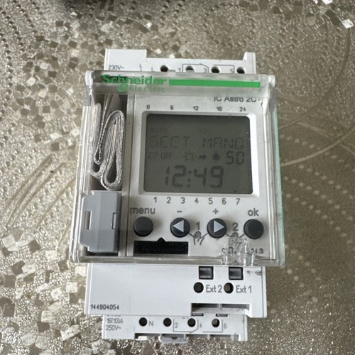 Schneider cct15223 horloge - cct15223,