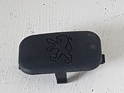 Cache centre volant pour