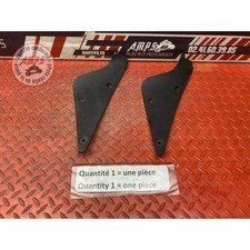 Cache sur flanc de carénage