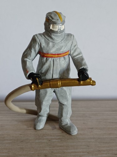Figurine rare plastoy les - rare,