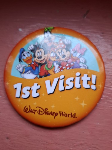 Badge disney disneyland