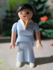 Femme de ménage brune hôtel magasin maison city life PLAYMOBIL 5271 proche 5265