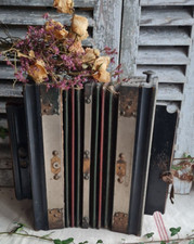 ANCIEN PETIT ACCORDEON ROMANTIQUE IMPERIAL