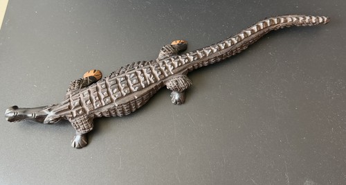 Crocodile bois sculpté - en,