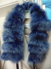 ECHARPE ou COL EN FOURRURE de RENARD D'ELEVAGE" ROSAFOX" FINLANDE - bleu - NEUF