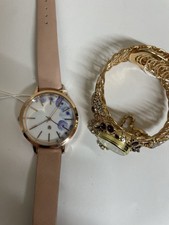 Set de 2 montres pour femmes 2 styles différents pour femmes 3859