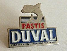 pin's pins badge  boisson