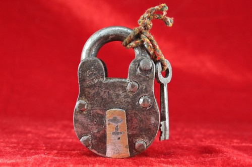 Ancien cadenas indien fer - ancien,