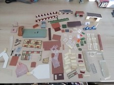 ECHELLE HO. MAQUETTE ACCESSOIRES FENETRES BARRIERES BANC STATION ESSENCE. LOT A