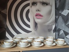 ENSEMBLE 9 TASSES ET SOUCOUPES