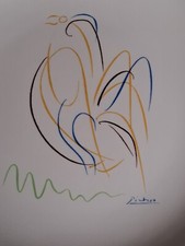 Belle assiette en porcelaine 