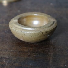 ancien petit cendrier en terre