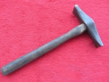Ancien marteau à rétreinte