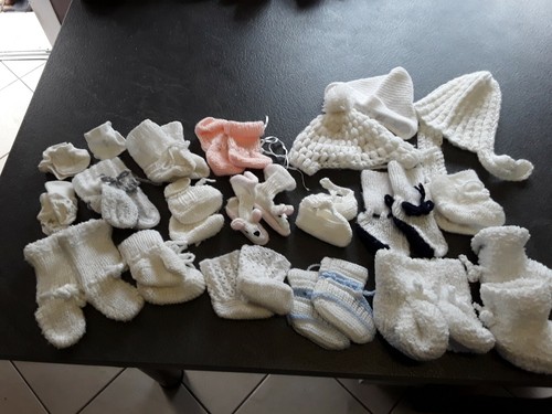 Lot chaussons bonnets 3 - chaussons,,