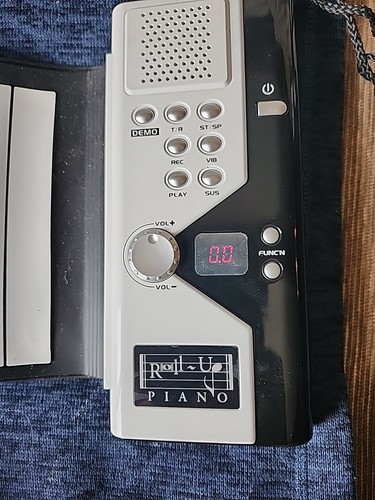 Hand roll piano - piano, battery