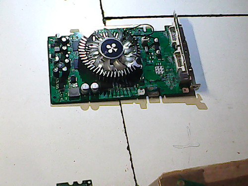 Carte graphique club3d 8600gt - carte,