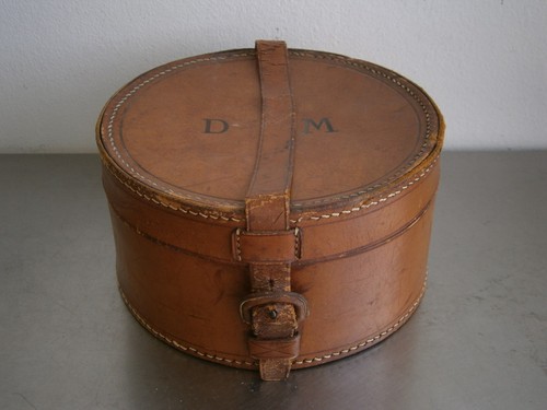 Boite ronde cuir - boite, piqure