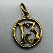 Pendentif ancien « 13 » -