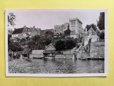 cpsm 72 - BEAUMONT SUR SARTHE Vue sur la MOTTE FÉODALE Lavoir Plongeoir