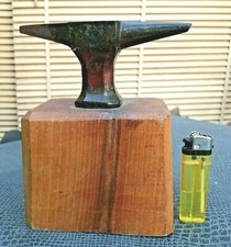 ancienne enclume de bijoutier