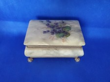 Boîte à bijoux ancienne en pierre (onyx/albâtre), décor floral