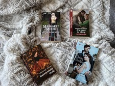 lot  4 livres 3 de collection  Victoria Et 1 Historique Harlequin