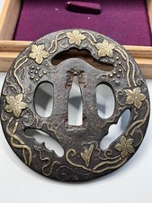 Ancienne fleur japonaise Tsuba