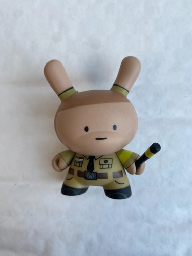Figurine action kidrobot - 3",