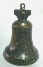 Cloche à main en bronze