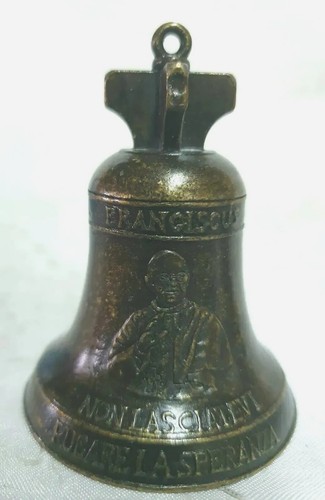 Cloche main bronze - à,