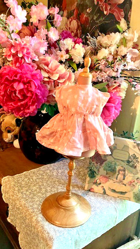 Robe neuve pour poupee marie - neuve,