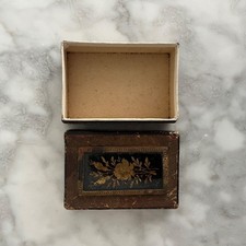 Ancienne boîte en carton