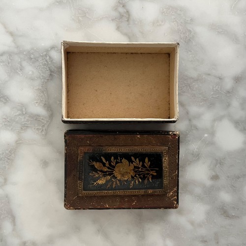 Ancienne boîte carton - en,