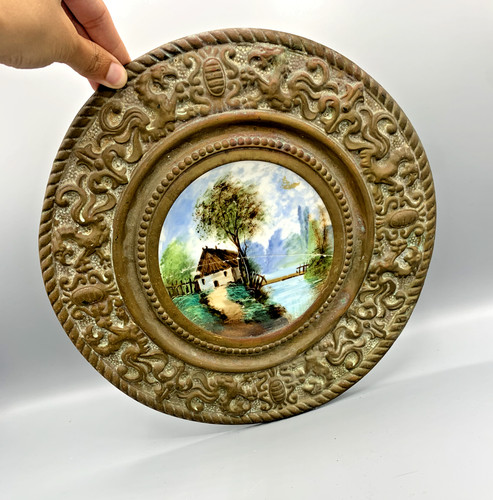 Plat mural ancien - , porcelaine