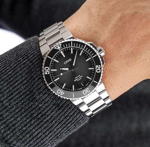 Oris aquis date calibre - date,