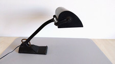 Lampe de bureau moderniste