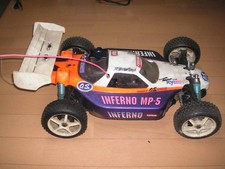 Kyosho Inferno MP-5 RC Radio Control Car, Transmetteur, Démarreur 12V, Pièces,