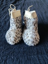 Anciennes chaussures - , ou