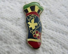 PIN'S ART NIKI DE SAINT PHALLE PEINTRE SCULPTRICE GRAVEUSE