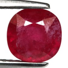 Rubis rouge rosé en coussin