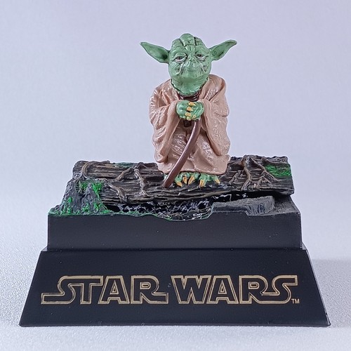Yoda figurine diorama - figurine, star