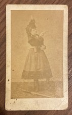 Photo Cdv Femme Au Pistolet Avec Robe Surnommée L’Aventuriere 1870 Rarissime !