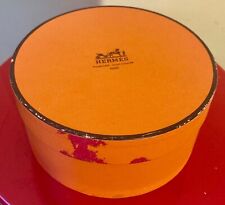 HERMES,  boite  ronde vide avec ruban - cm X  cm - N°7