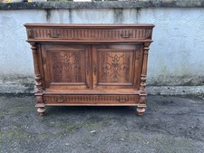 Buffet bas style Henri II – bois sculpté et plateau marbre rouge