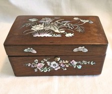 Ancien Petit Coffret Asiatique Boîte En Bois Avec Décors Incrustations De Nacre 