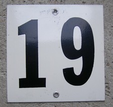 Ancienne plaque tôle peinte numéro de rue de maison porte N° 19