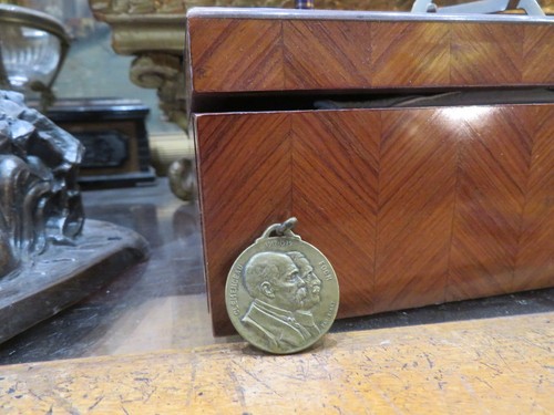 Ancienne medaille militaire - ,