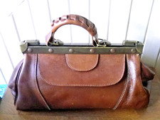 Ancienne mallette sac de médecin en cuir